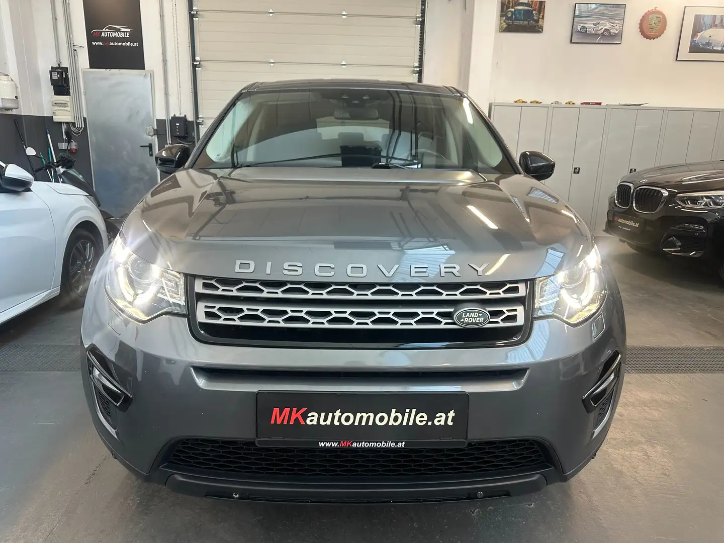 Land Rover Discovery Sport 2,0 TD4 150 4WD Pure Aut. Grau - 2