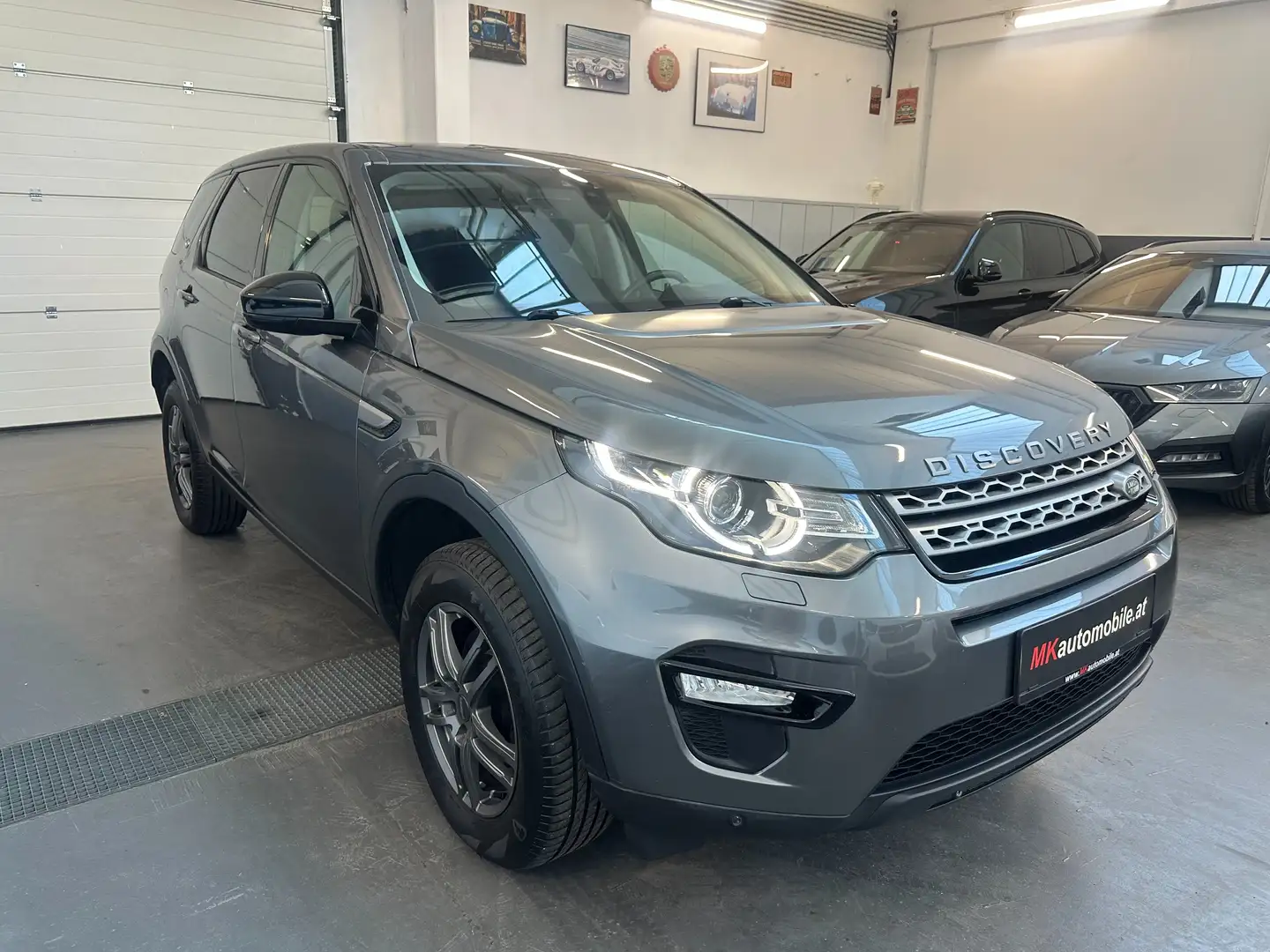 Land Rover Discovery Sport 2,0 TD4 150 4WD Pure Aut. Grau - 1