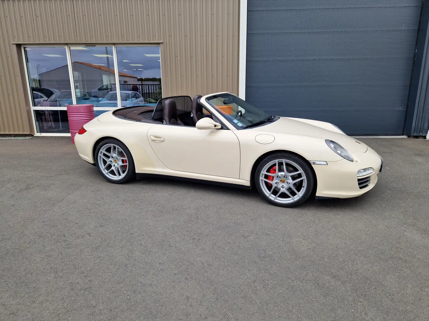 Porsche 997 CARRERA 4S PDK 385 CV CABRIOLET Beige - 1