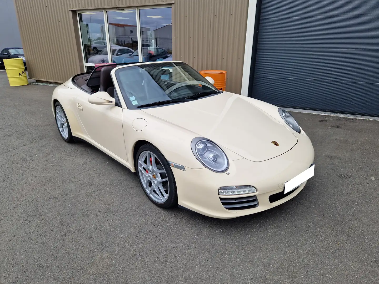 Porsche 997 CARRERA 4S PDK 385 CV CABRIOLET Beige - 2