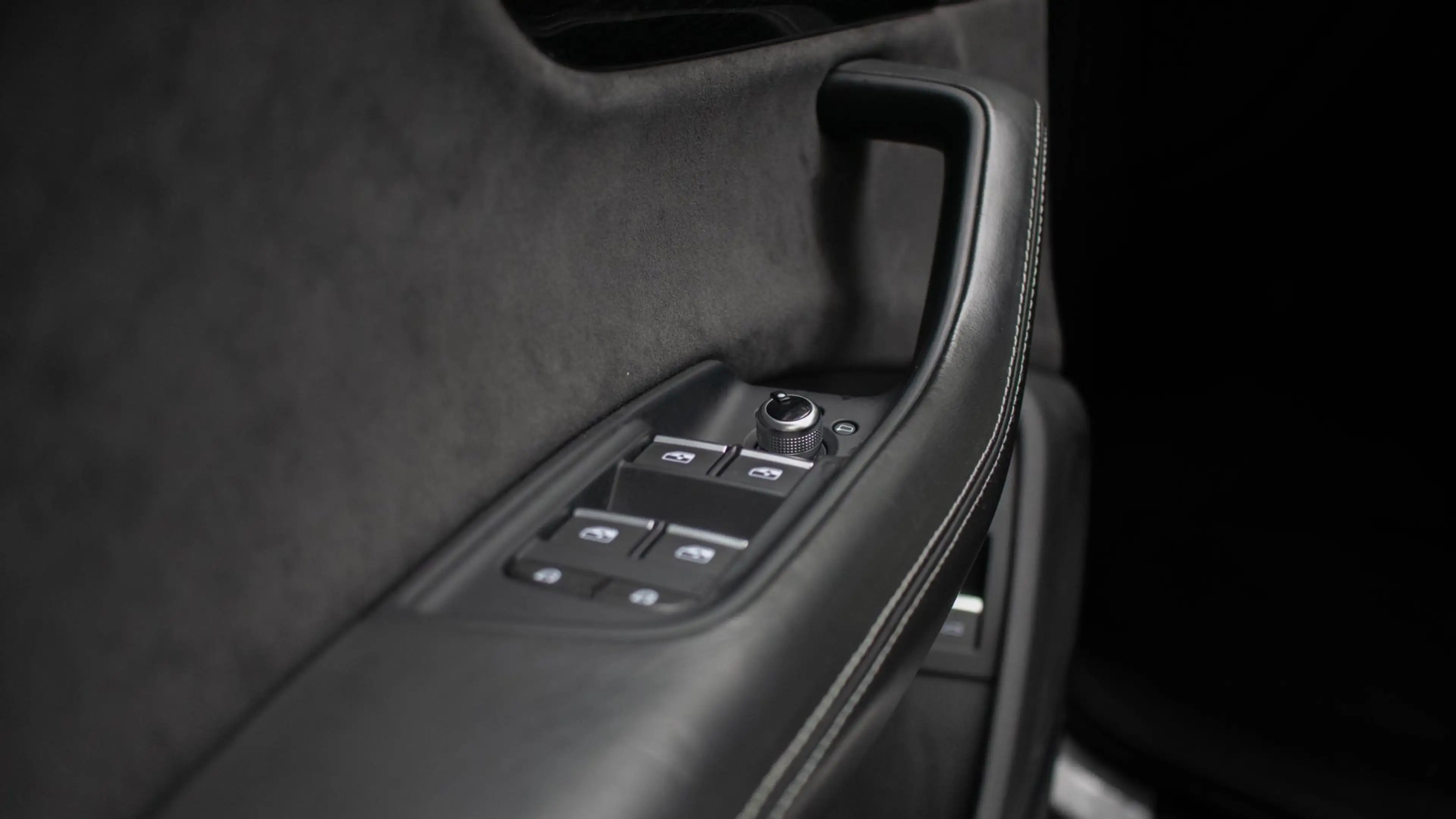 Audi Q7 60 TFSI e quattro Competition — photo 30