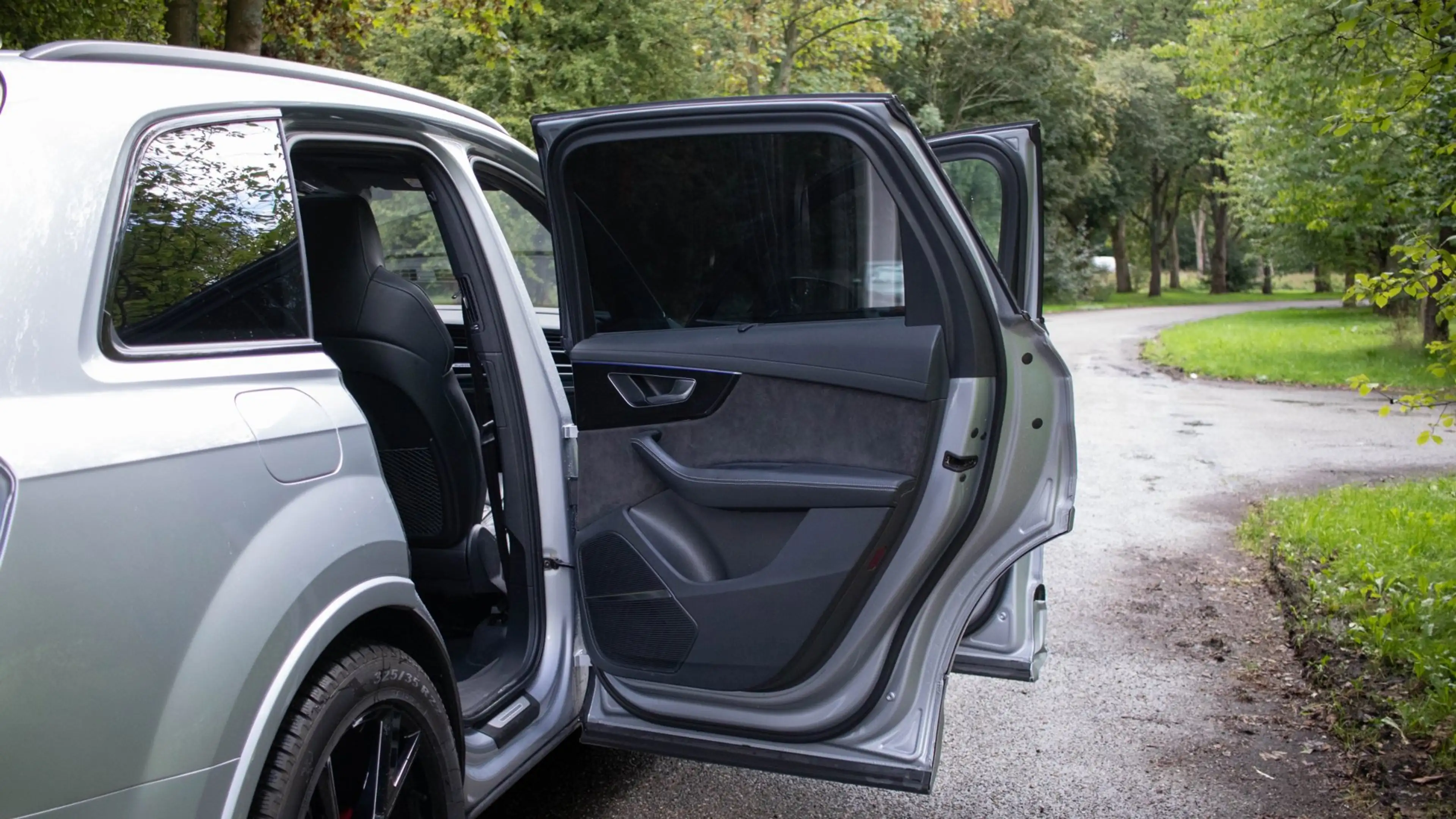 Audi Q7 60 TFSI e quattro Competition — photo 22