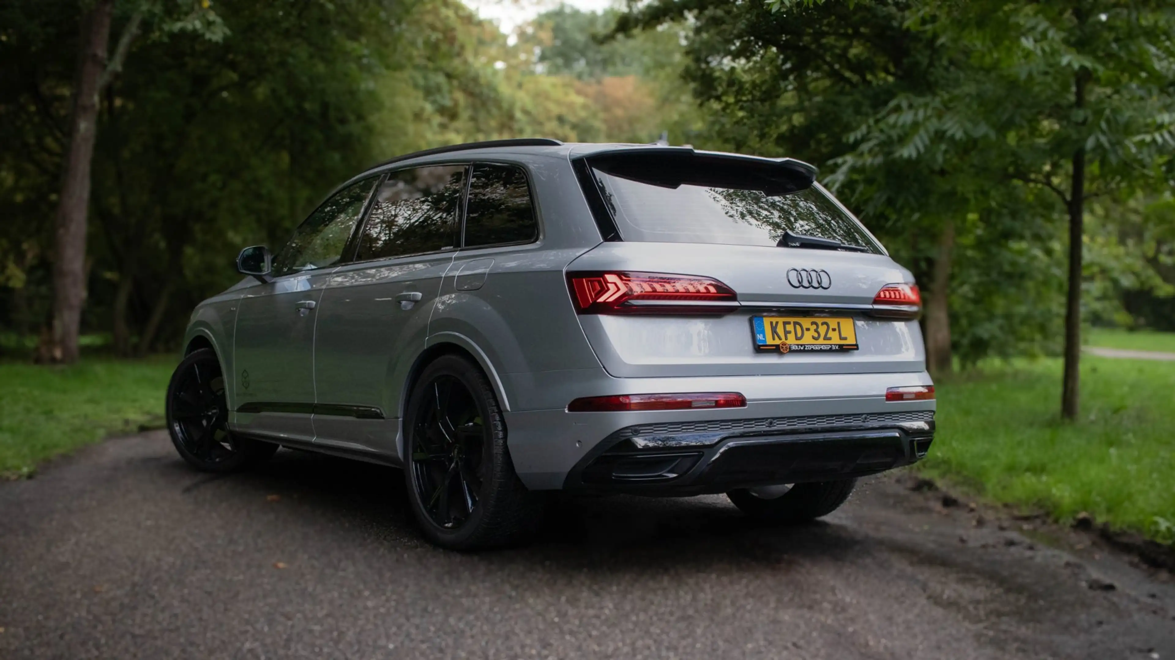 Audi Q7 60 TFSI e quattro Competition — photo 10