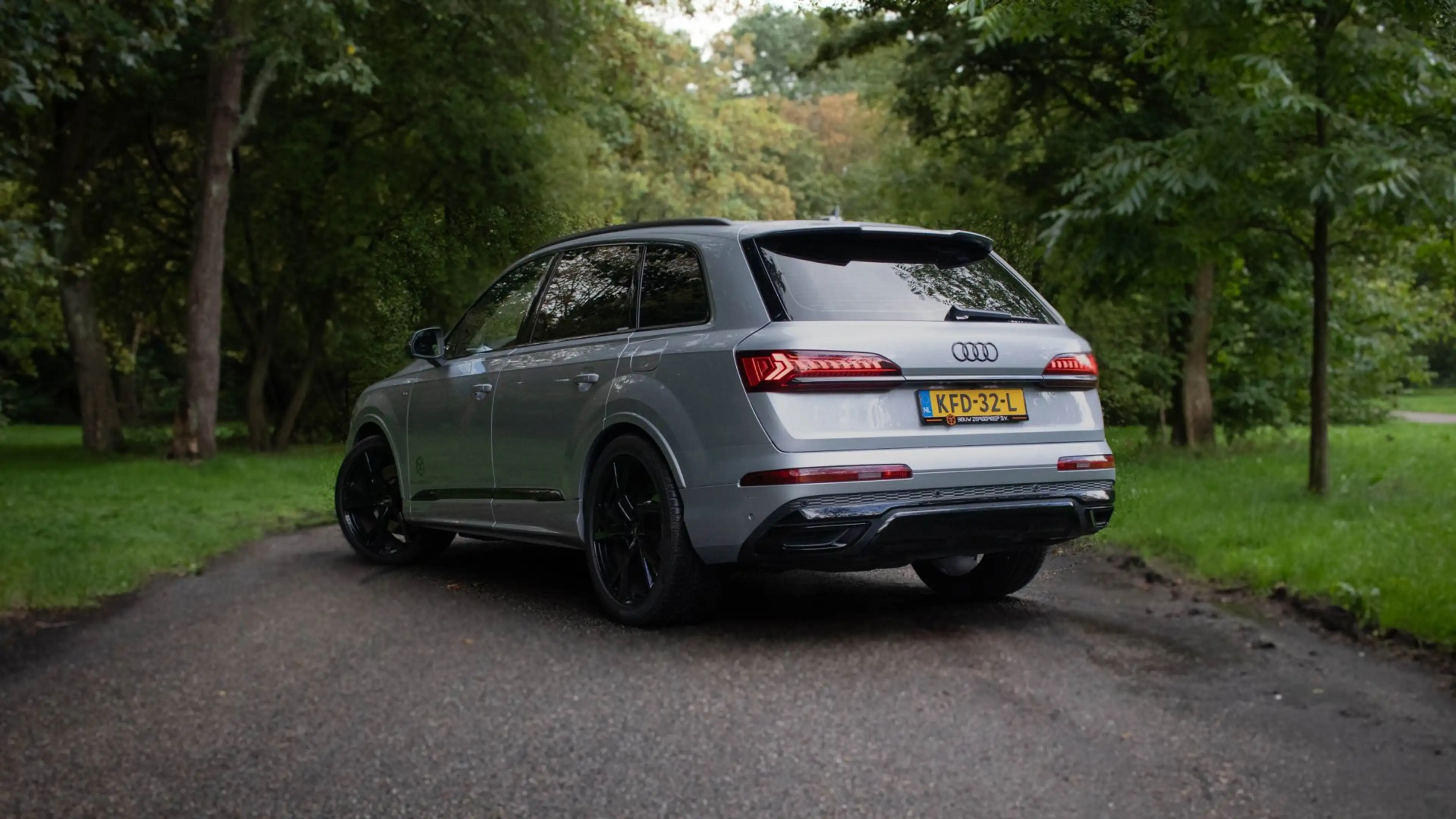 Audi Q7 60 TFSI e quattro Competition — photo 9