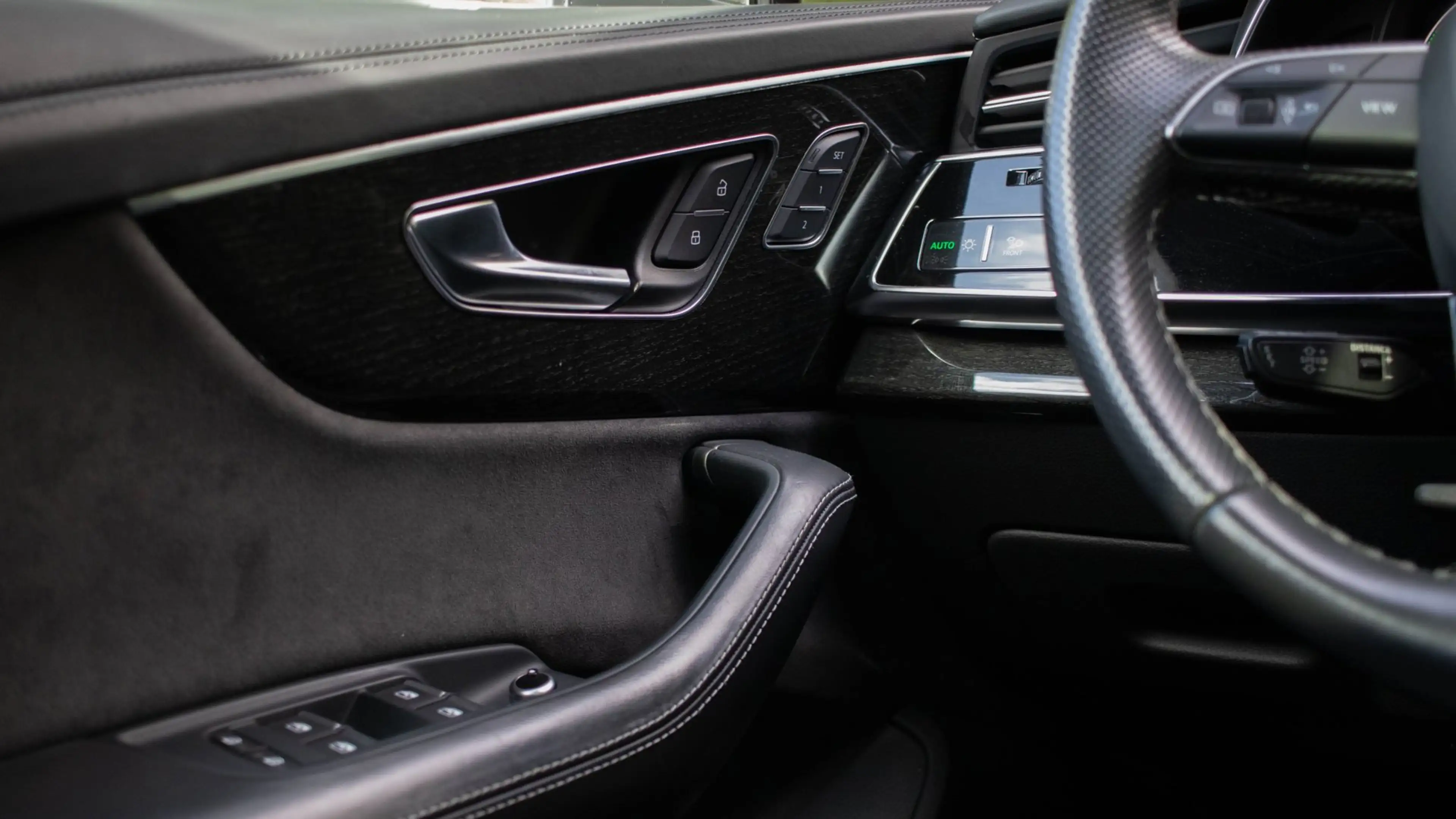 Audi Q7 60 TFSI e quattro Competition — photo 39
