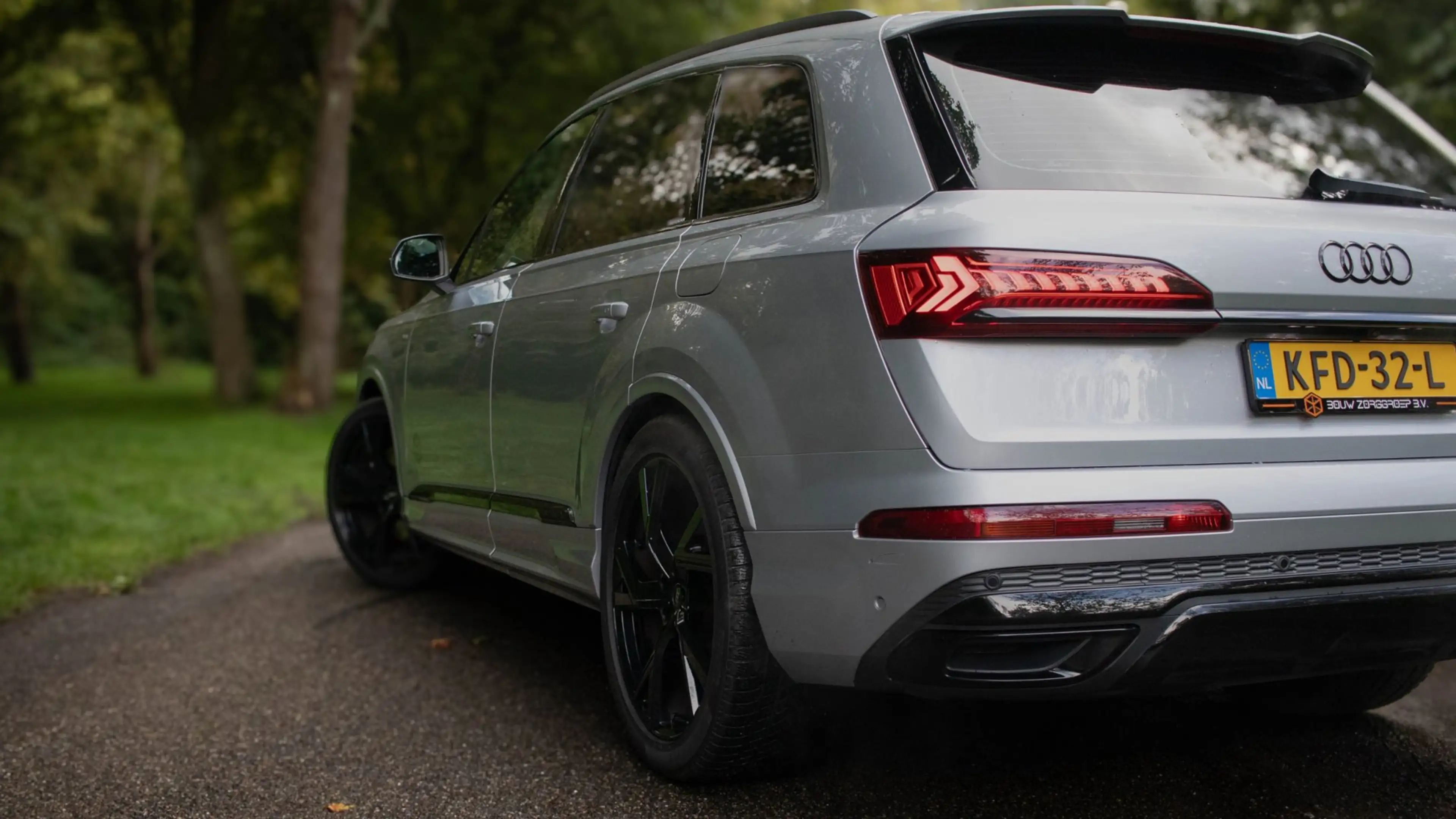 Audi Q7 60 TFSI e quattro Competition — photo 11