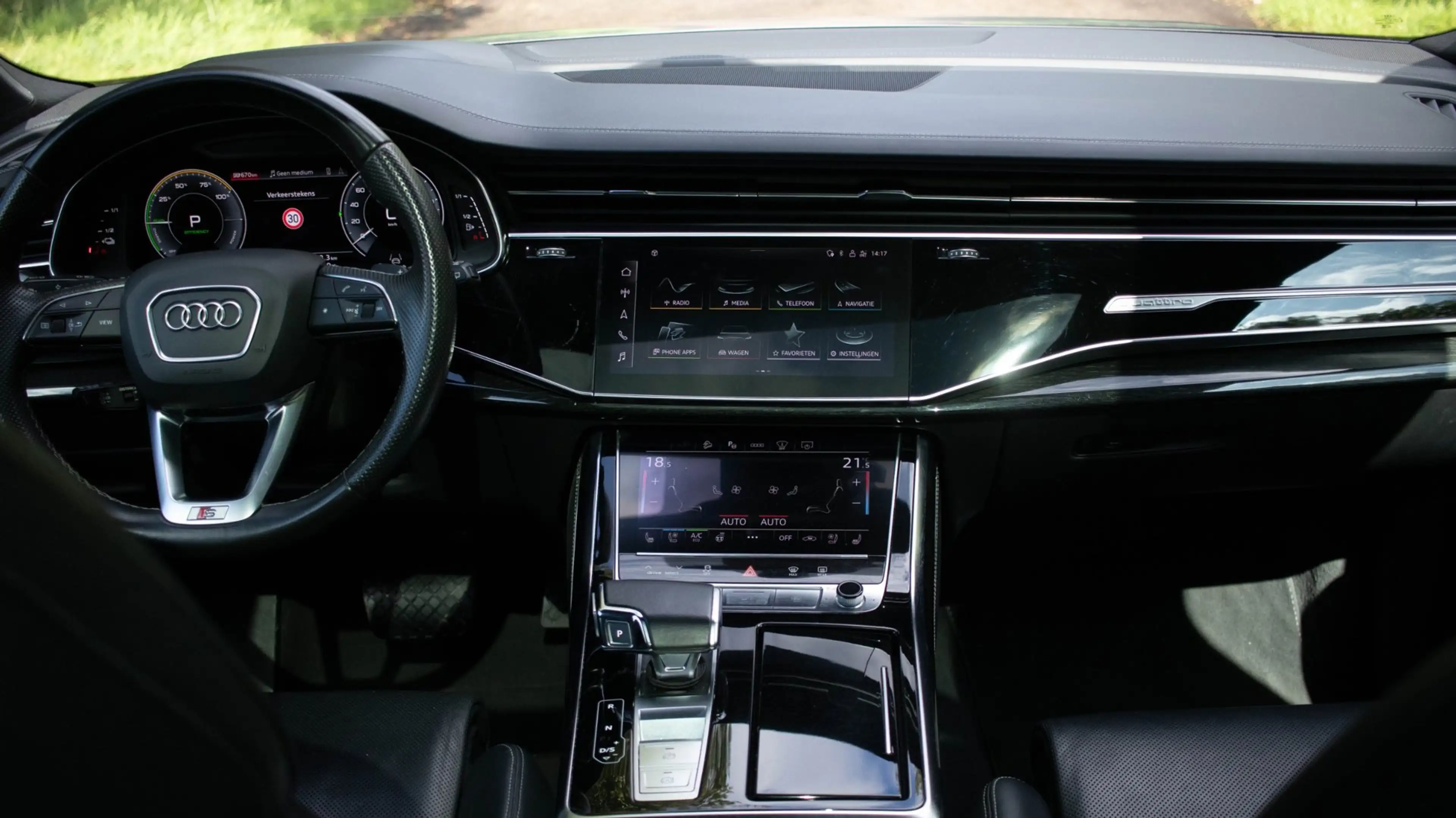 Audi Q7 60 TFSI e quattro Competition — photo 35