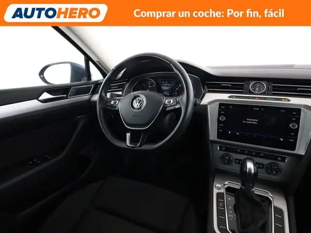 Volkswagen Passat view 14