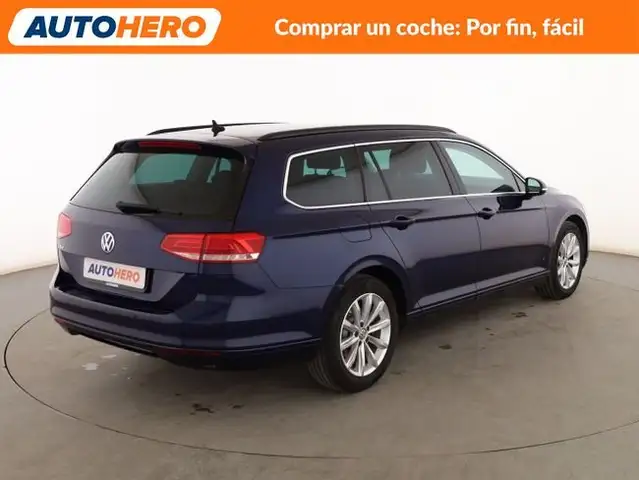 Volkswagen Passat view 6