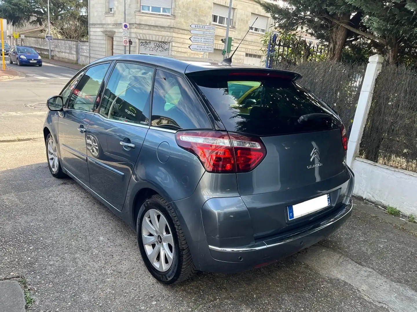 Citroen C4 Picasso HDi 110 FAP Exclusive Серый - 2
