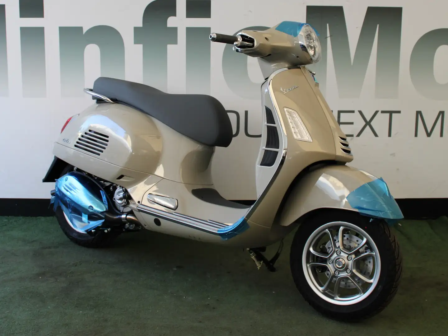 Vespa GTS 310 - 2