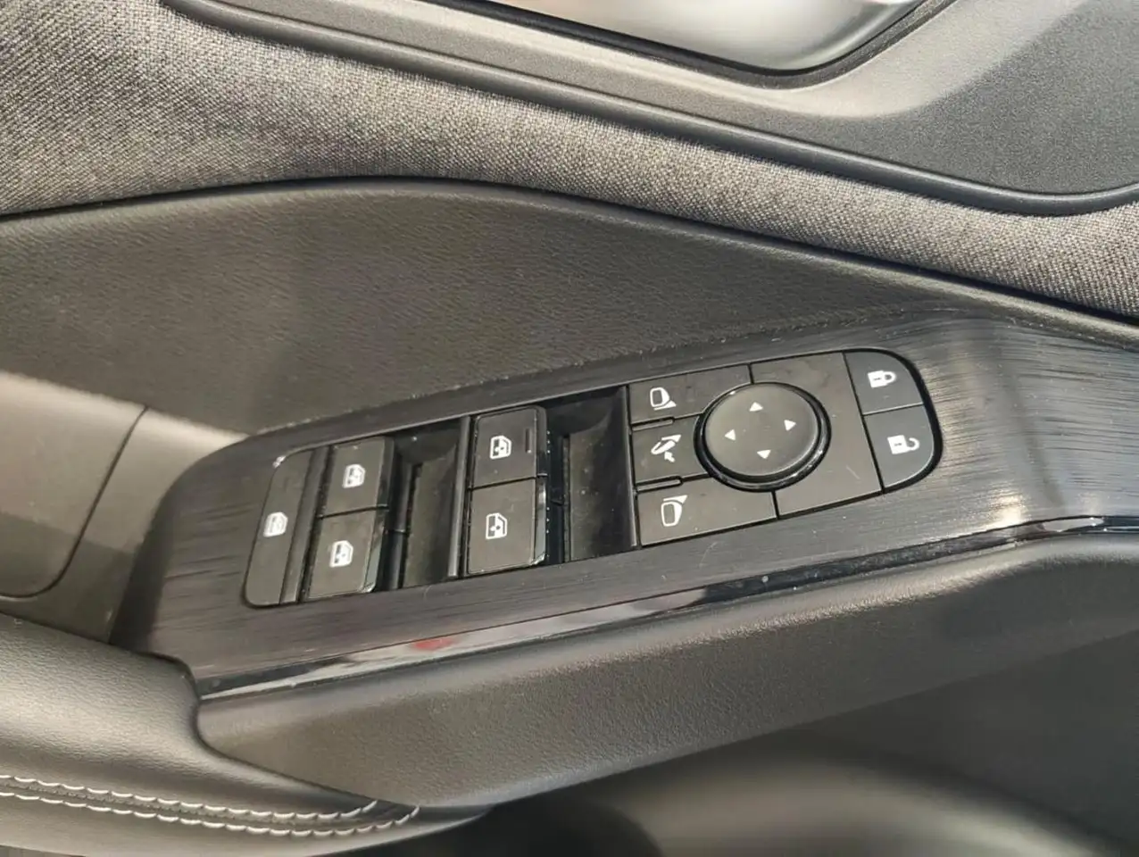 Nissan Qashqai MHEV 140 CV Acenta 12