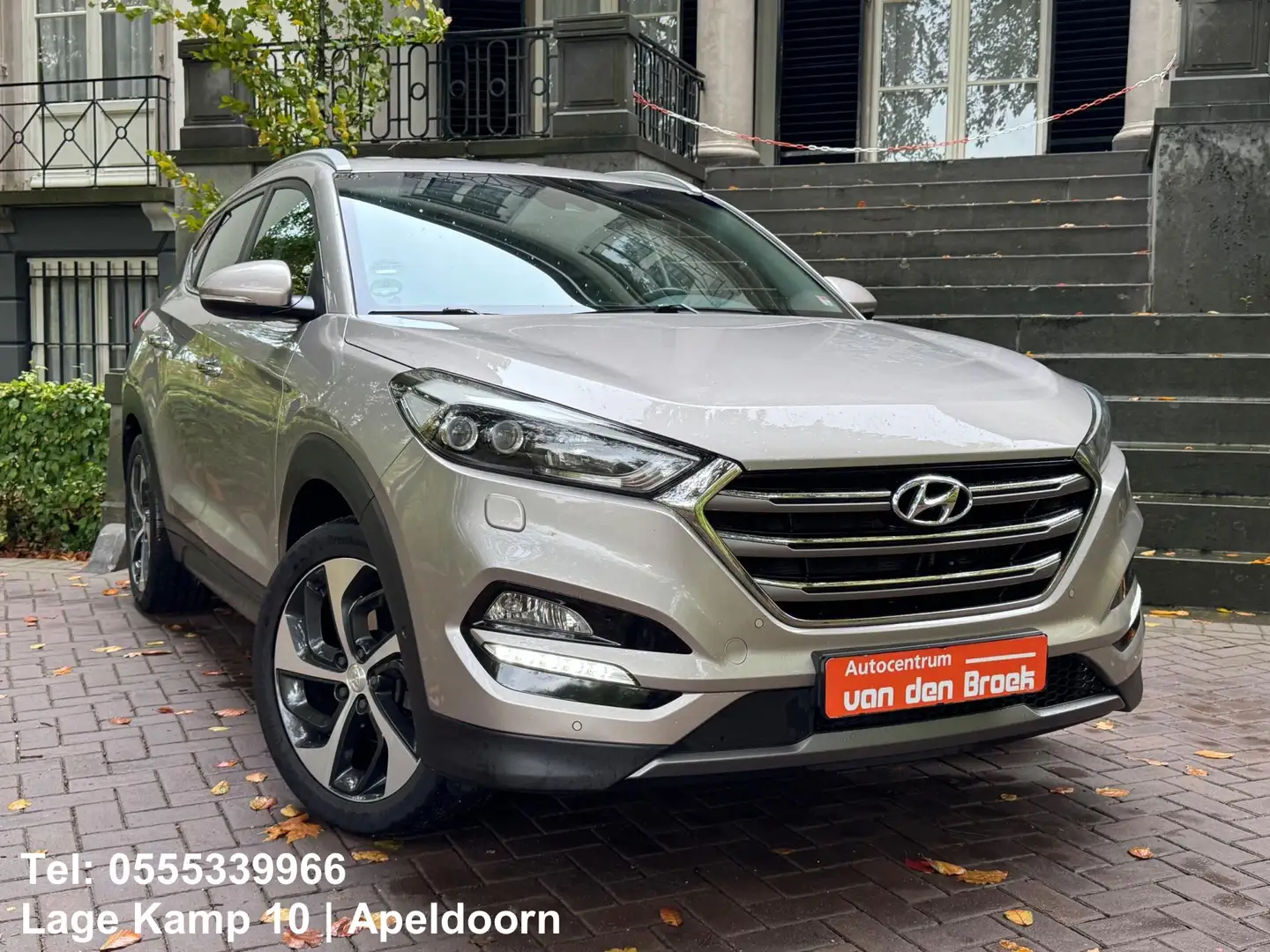 Hyundai TUCSON 1.6 T-GDi Premium 4WD Automaat Navi Leder Xenon Tr Grijs - 2