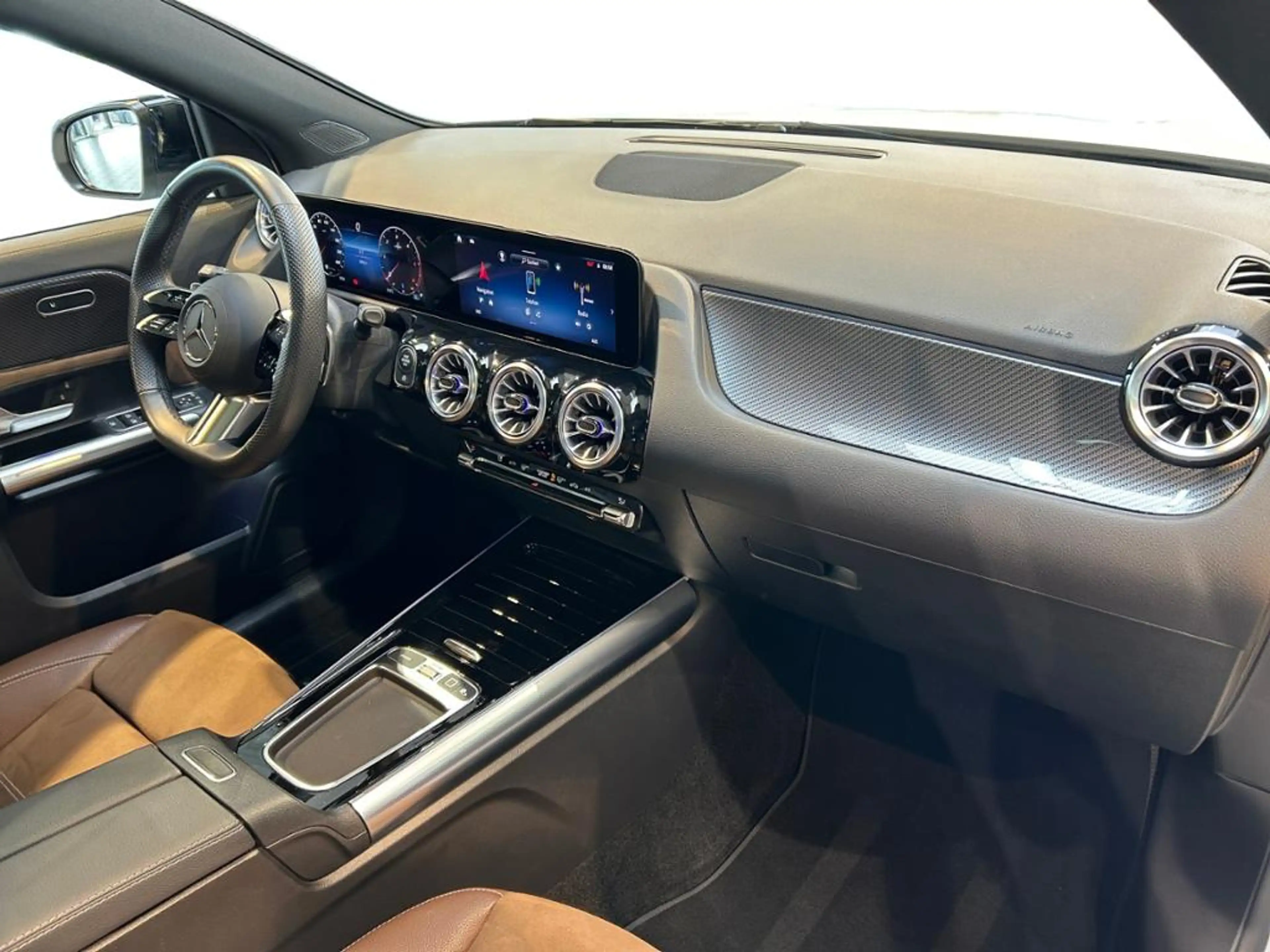 Mercedes-Benz GLA 220 d 4matic AMG AMG+MBUX+MBeam+Night+AHK — photo 7