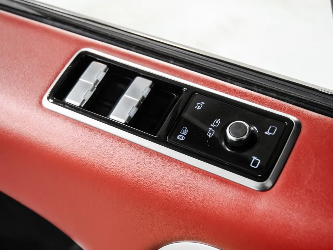 Land Rover Range Rover Sport снимка Land Rover Range Rover Sport