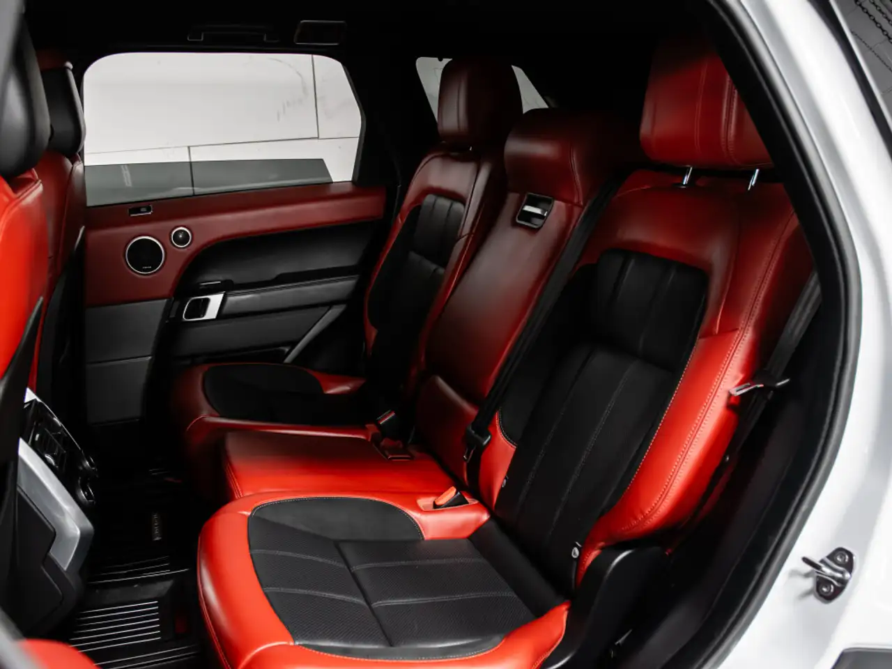 Land Rover Range Rover Sport снимка Land Rover Range Rover Sport