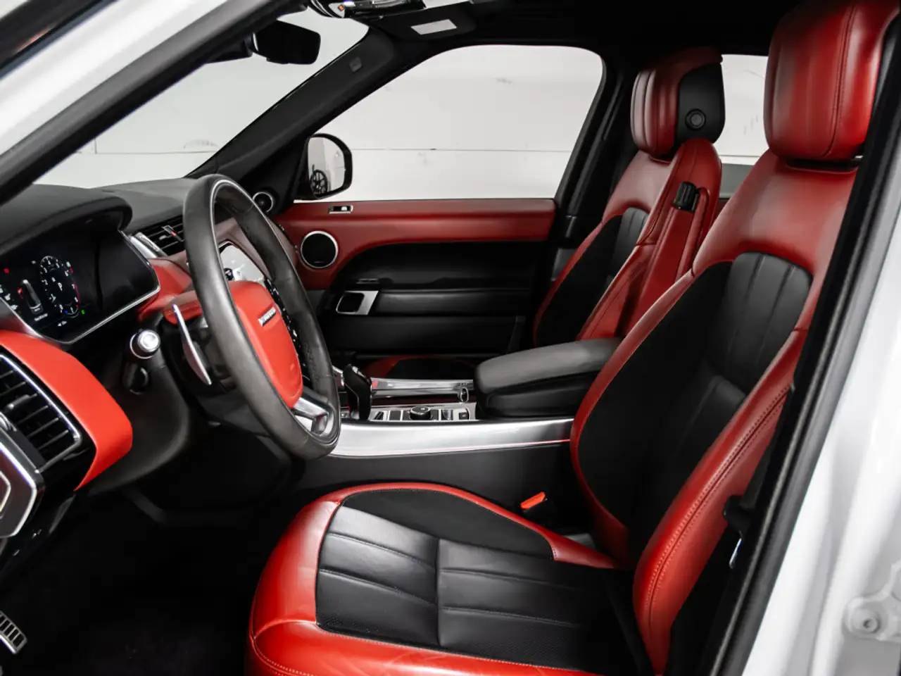 Land Rover Range Rover Sport снимка Land Rover Range Rover Sport