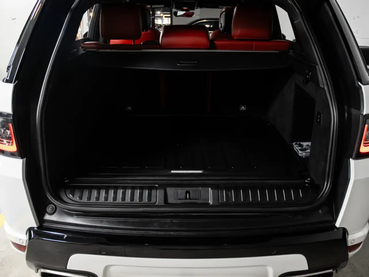 Land Rover Range Rover Sport снимка Land Rover Range Rover Sport