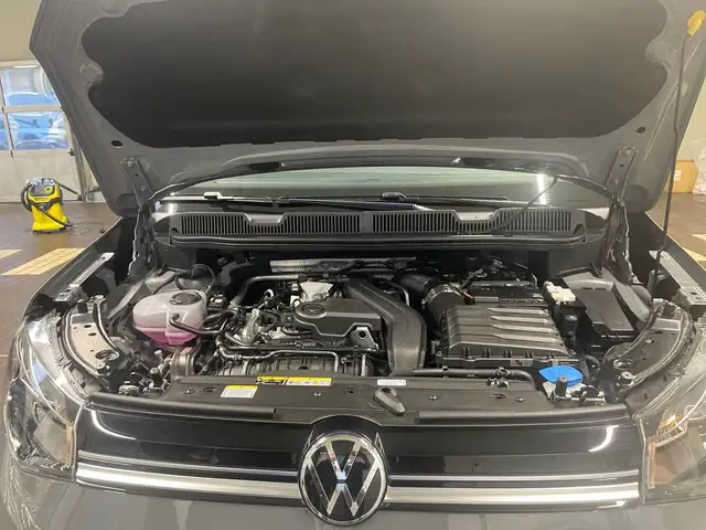 Volkswagen Caddy Life view 12