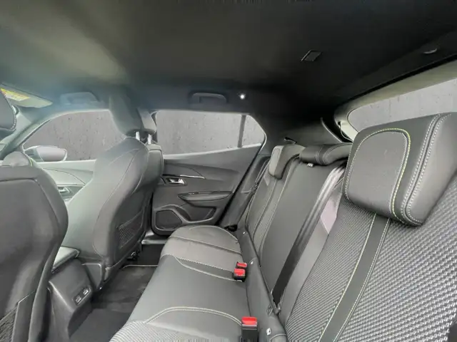 Peugeot 2008 view 8