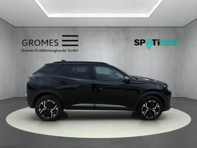 Peugeot 2008 view 2