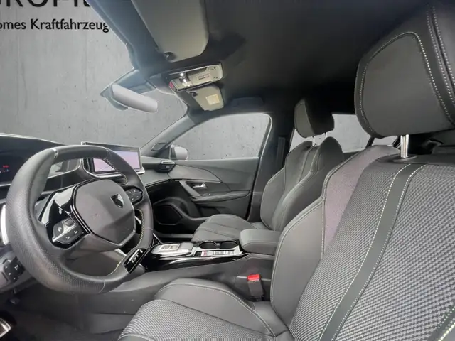 Peugeot 2008 view 9