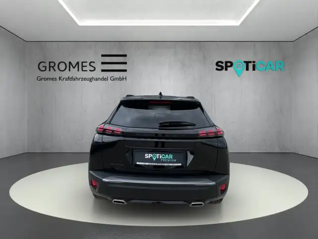 Peugeot 2008 view 4