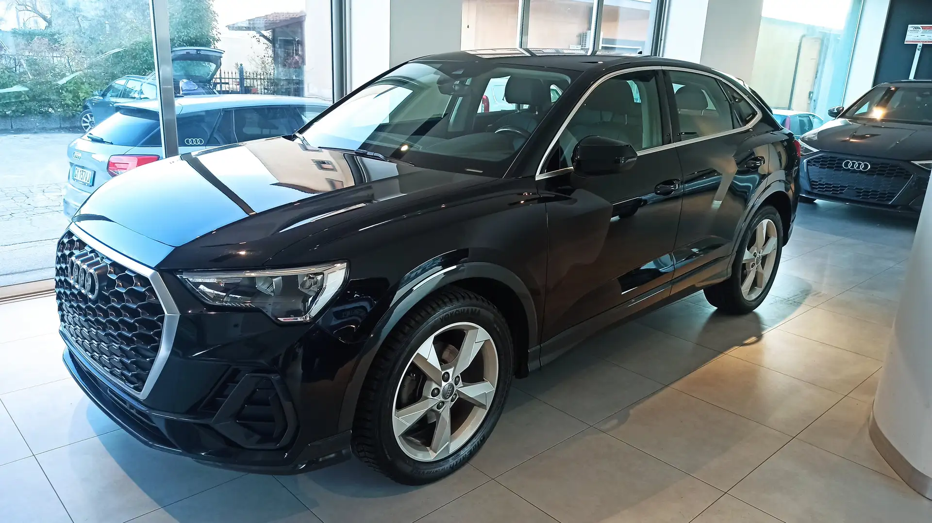 Audi Q3 Sportback 2.0 tdi Black edition * AUTOM+19"FULL* Noir - 1