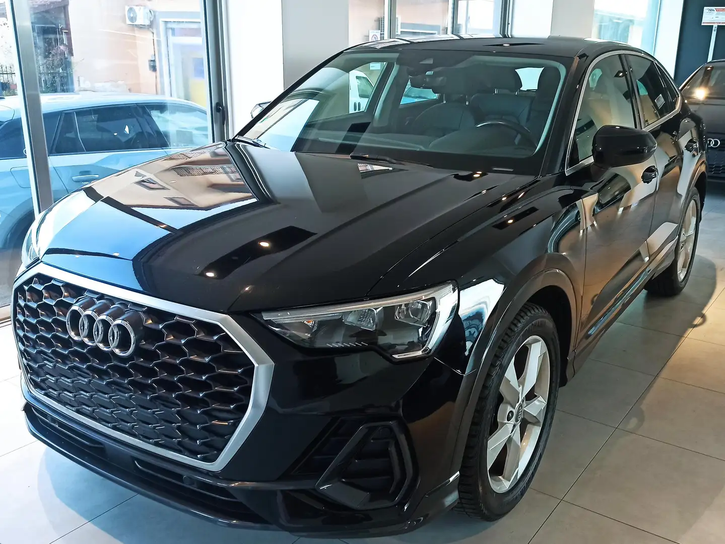 Audi Q3 Sportback 2.0 tdi Black edition * AUTOM+19"FULL* Noir - 2