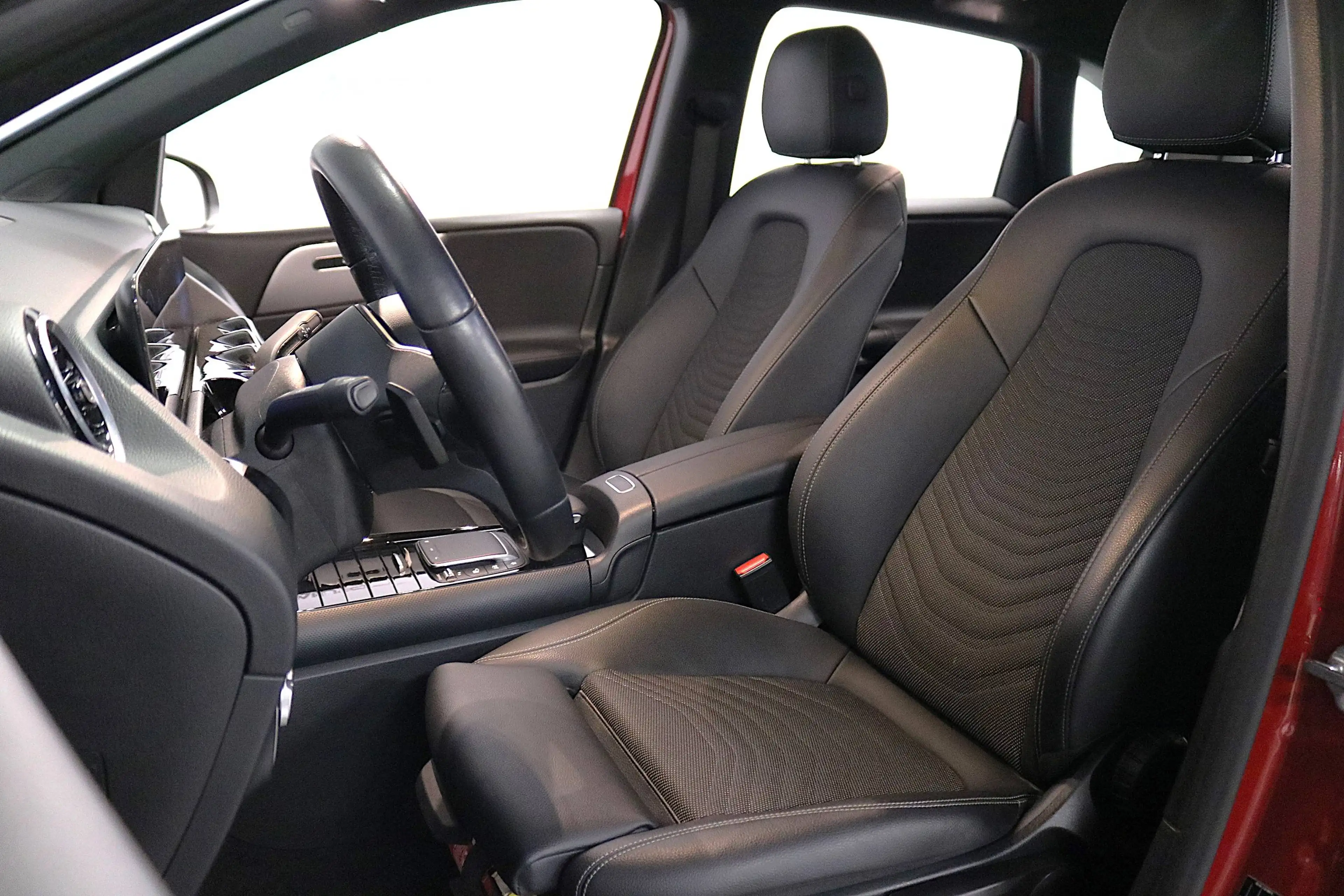 Mercedes-Benz B 200 d 2,0 Ltr*1HAND*NAVI*PDC*CAM*LED*SHZ*Teilleder*Tempo*u.v.m — photo 9