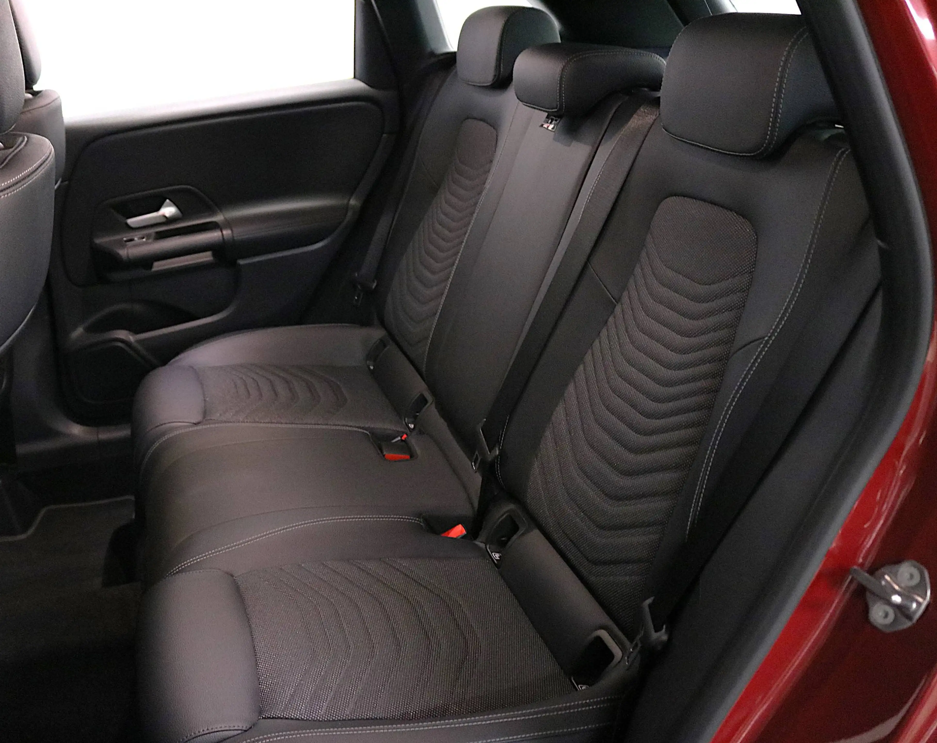 Mercedes-Benz B 200 d 2,0 Ltr*1HAND*NAVI*PDC*CAM*LED*SHZ*Teilleder*Tempo*u.v.m — photo 11