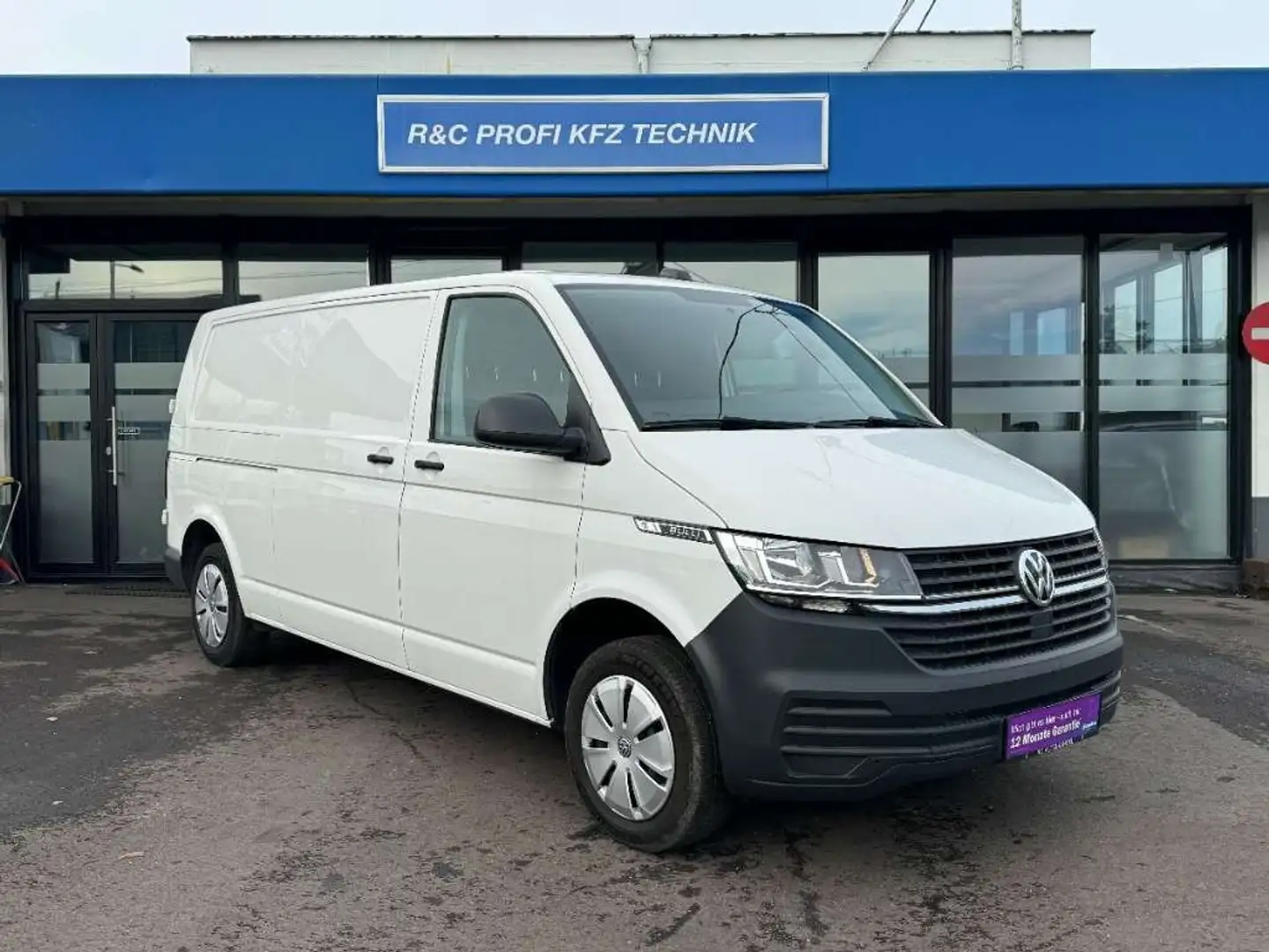Volkswagen T6.1 Kastenwagen KR 2,0 TDI Bulli/MWST/AHK/RFK/ACC Weiß - 1