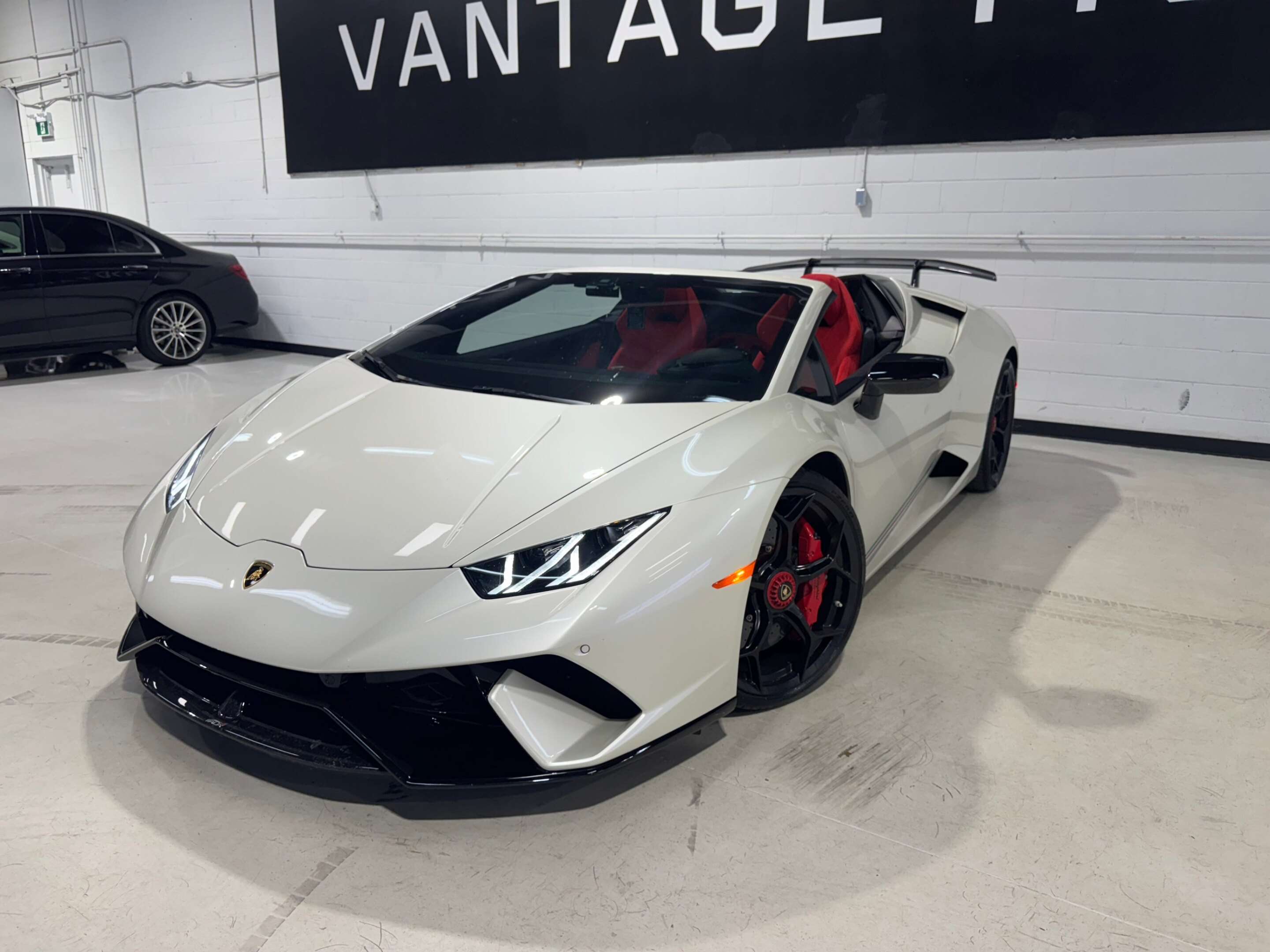 2019 Lamborghini Huracan Performante Spyder Ad Personam Options