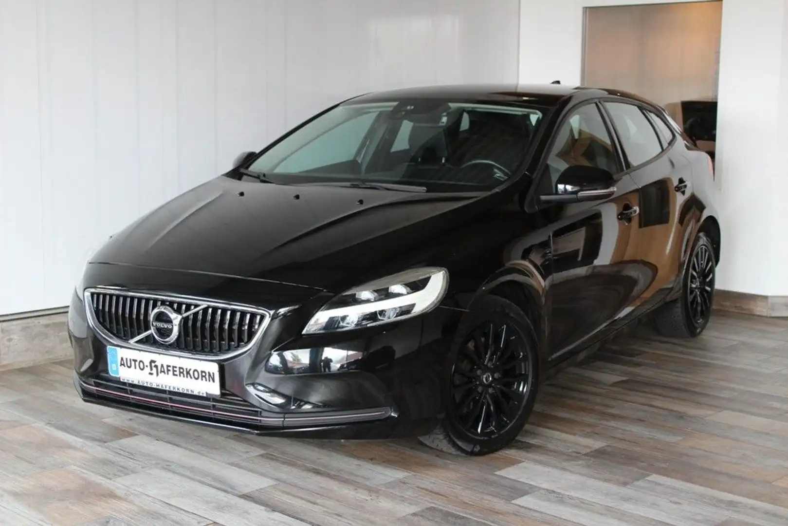 Volvo V40 2.0 Momentum 122 *SZHZG*NAVI*KLIMAAUTO*LED* Noir - 2
