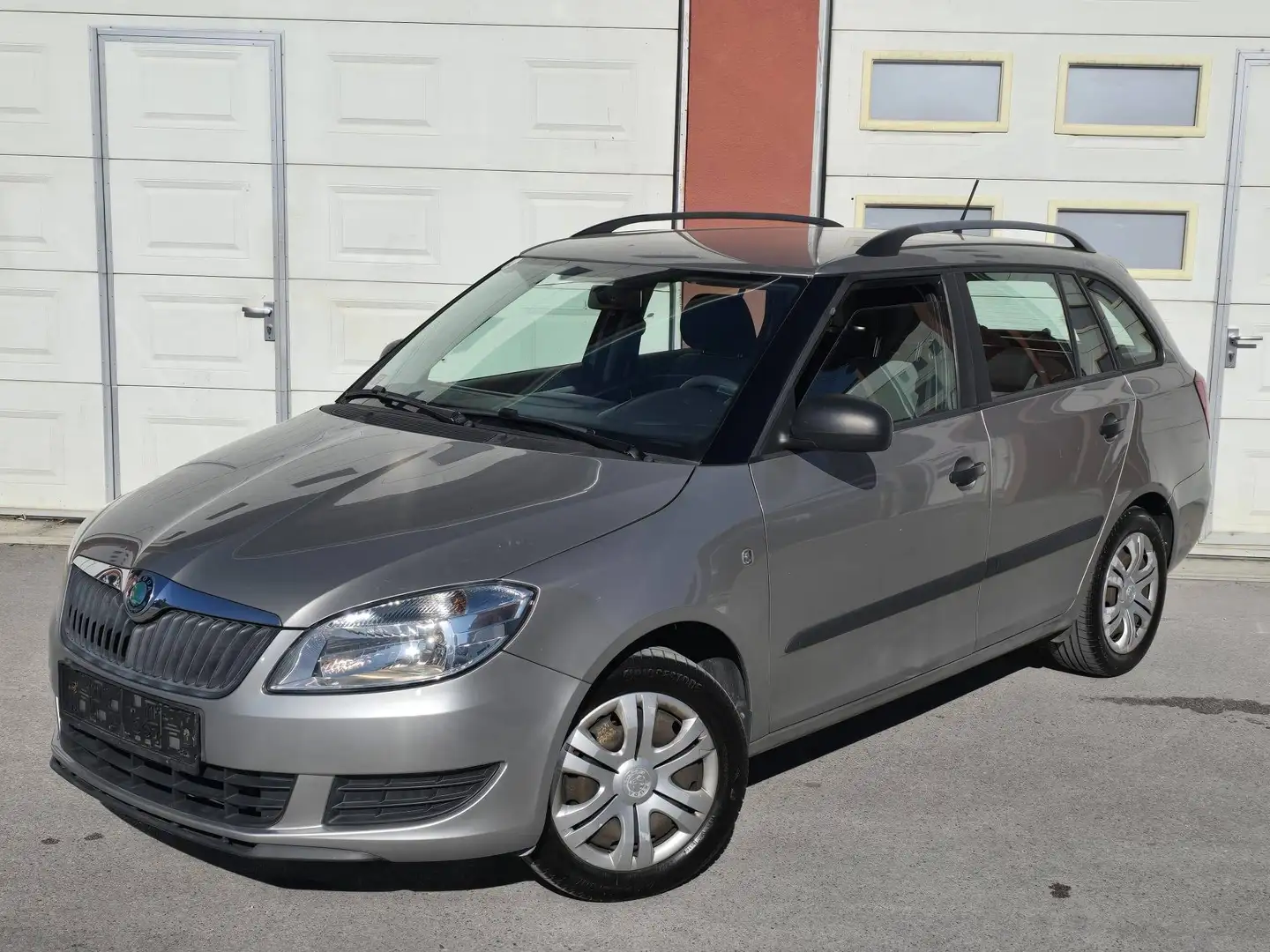 Skoda Fabia Combi Active 1,2 *Pickerl NEU* Grau - 1