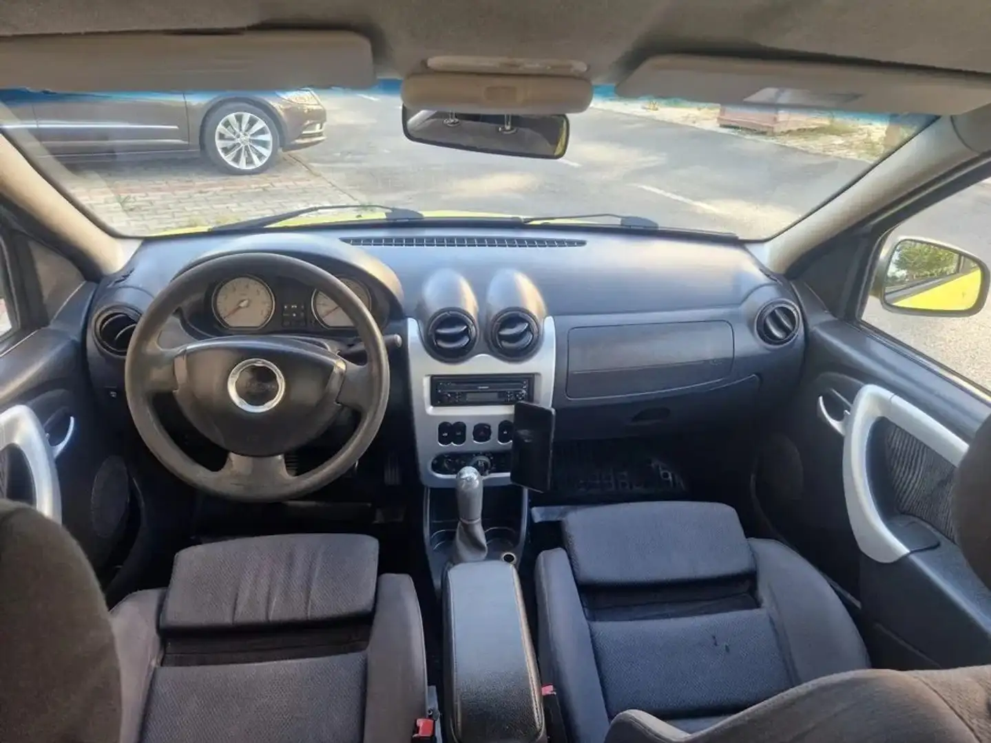 Dacia Berlina Żółty - 2