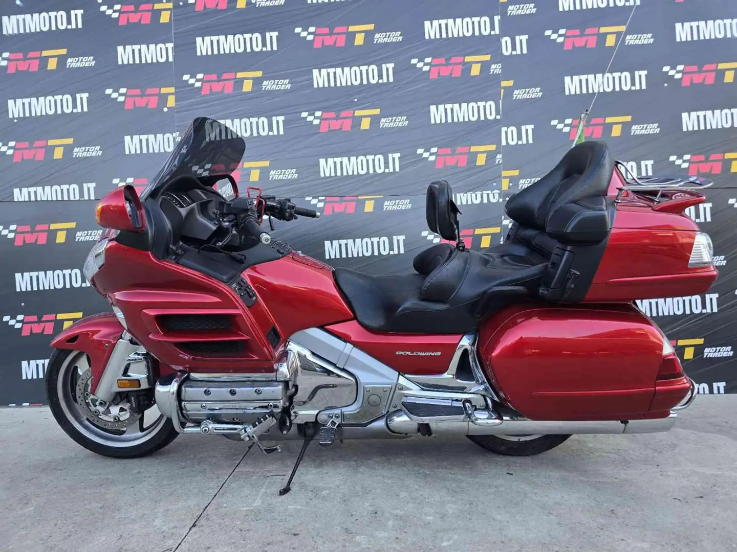 Honda GL 1800 Video 360 Rouge - 2