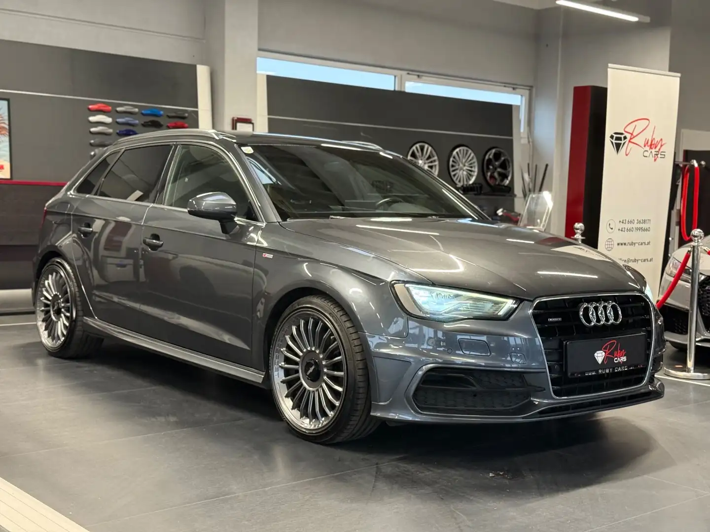 Audi A3 2.0 TDI S line Sportpaket quattro Grau - 1