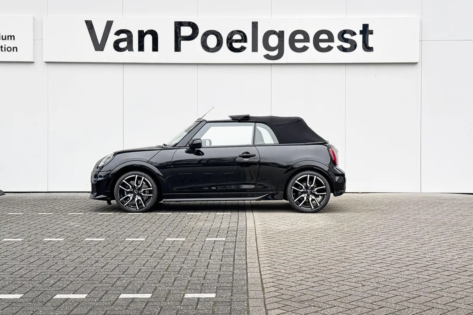 MINI Cooper C Cabrio 2.0 John Cooper Works Pakket XL - Boost Deals Schwarz - 2