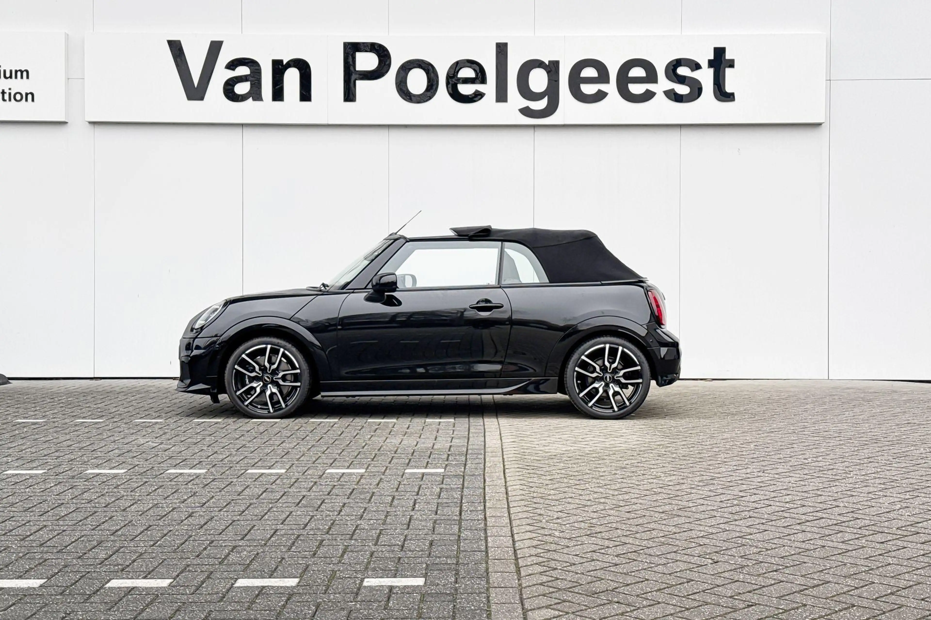 MINI Cooper C Cabrio 2.0 John Cooper Works Pakket XL - Boost Deals — photo 2