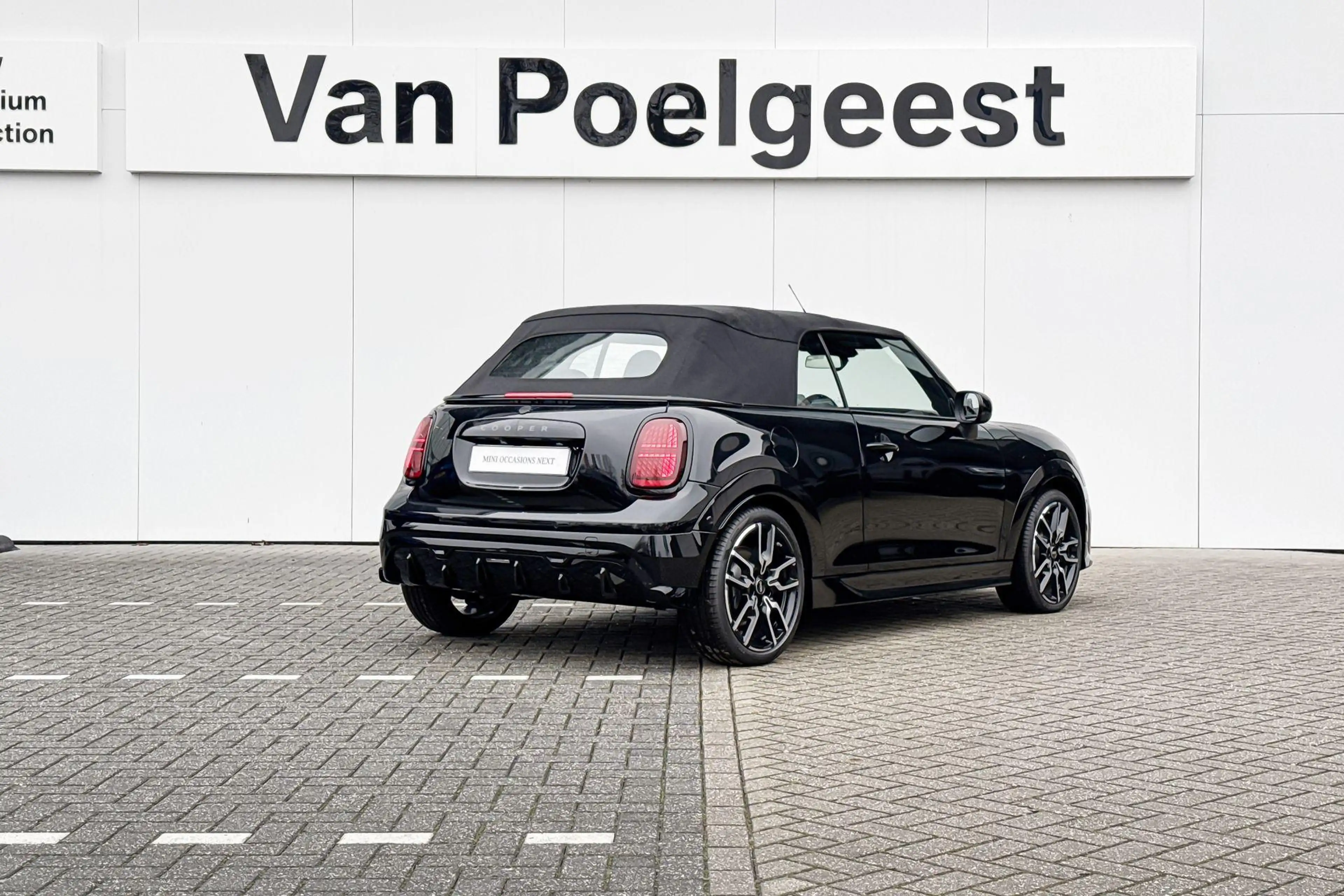 MINI Cooper C Cabrio 2.0 John Cooper Works Pakket XL - Boost Deals — photo 4