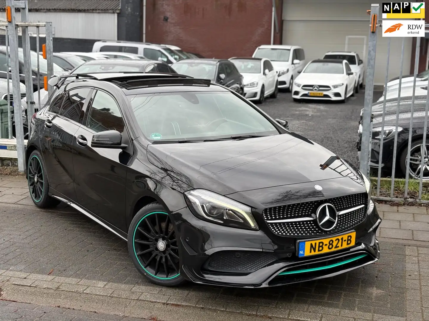 Mercedes-Benz A 250 Motorsport Edition | Panoramadak | 19 “ LMV | Harm Negru - 1