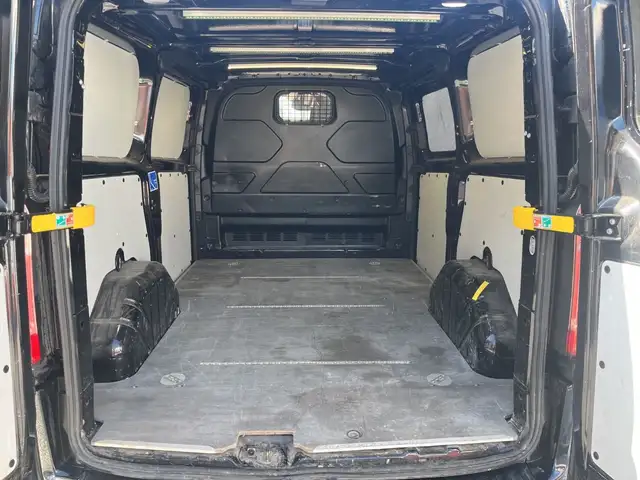 Ford Transit Custom view 14