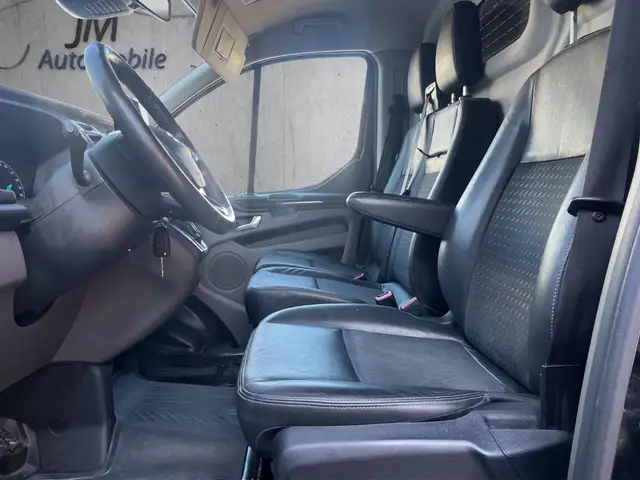 Ford Transit Custom view 9