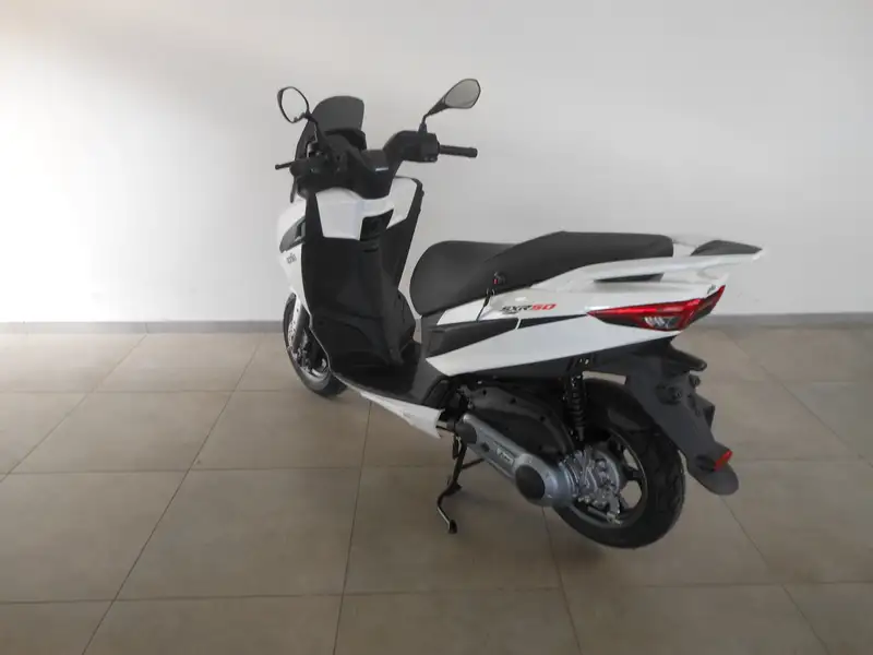 Aprilia SXR 50 - foto 4