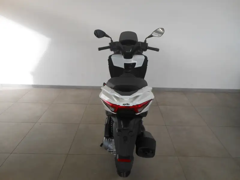 Aprilia SXR 50 - foto 3