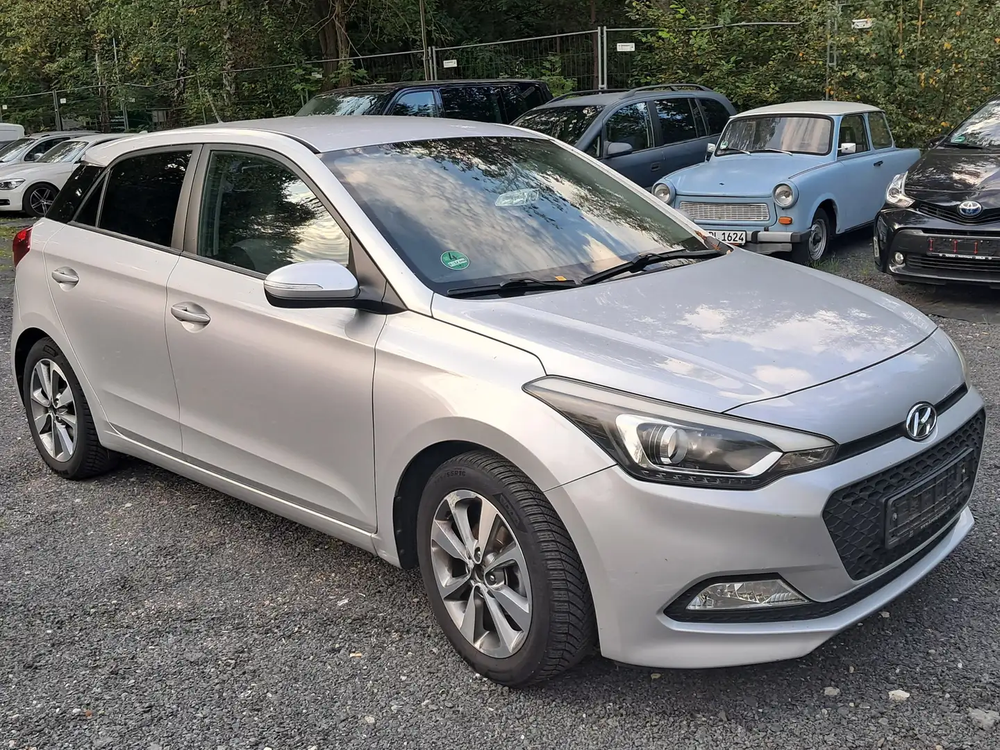 Hyundai i20 Intro Edition Grau - 2