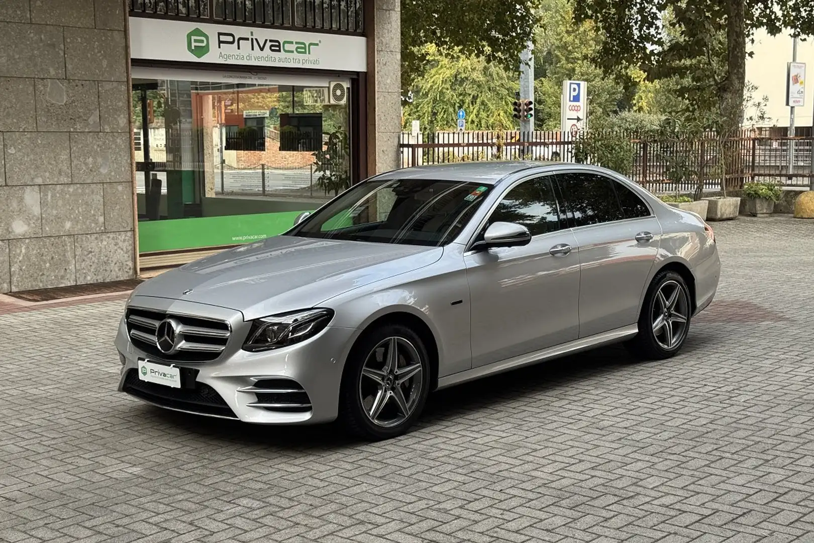 Mercedes-Benz E 300 E 300 e Auto EQ-Power Premium Plus Argento - 1