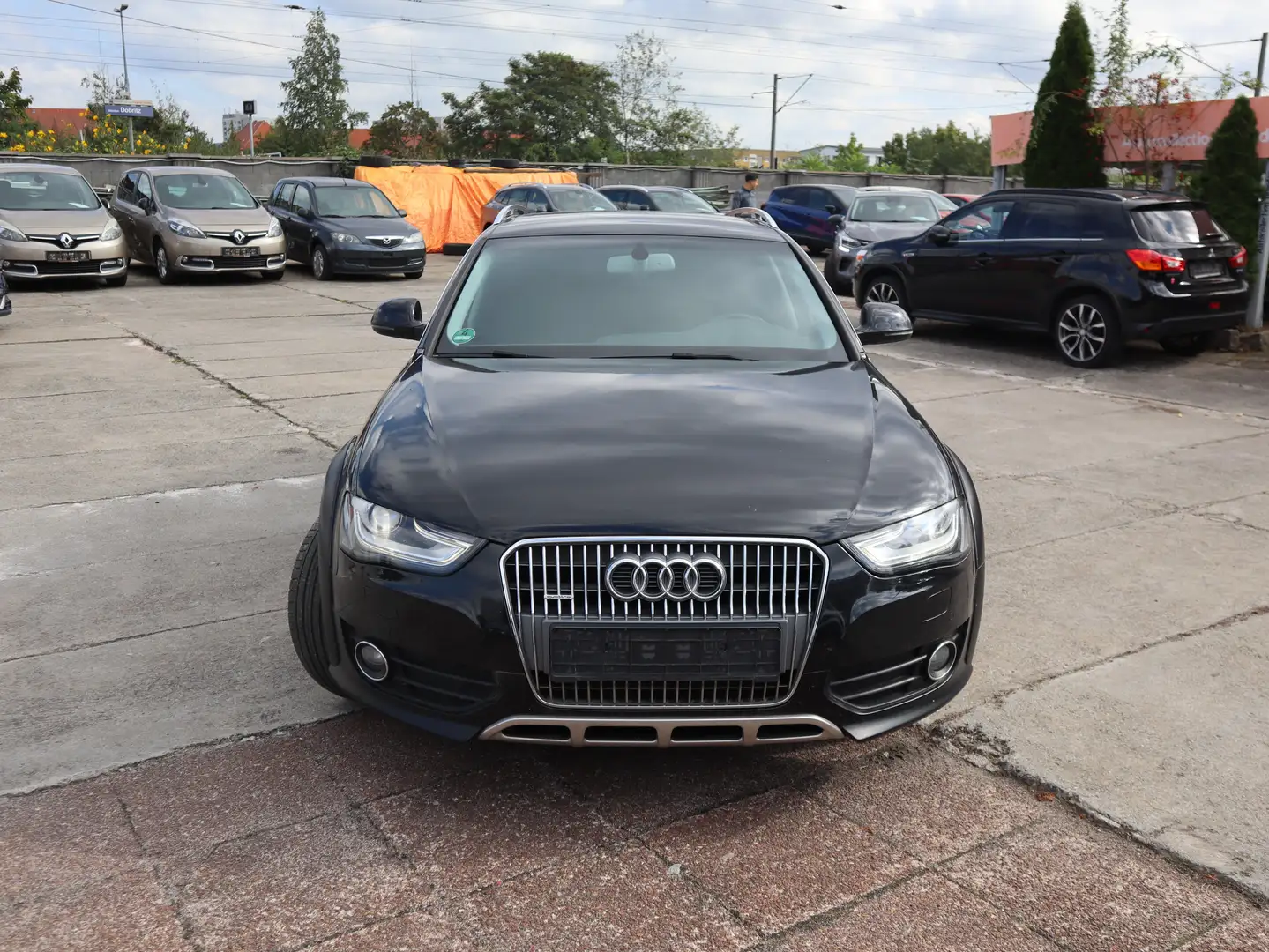 Audi A4 allroad 2.0 TFSI (155 kW) Schwarz - 2