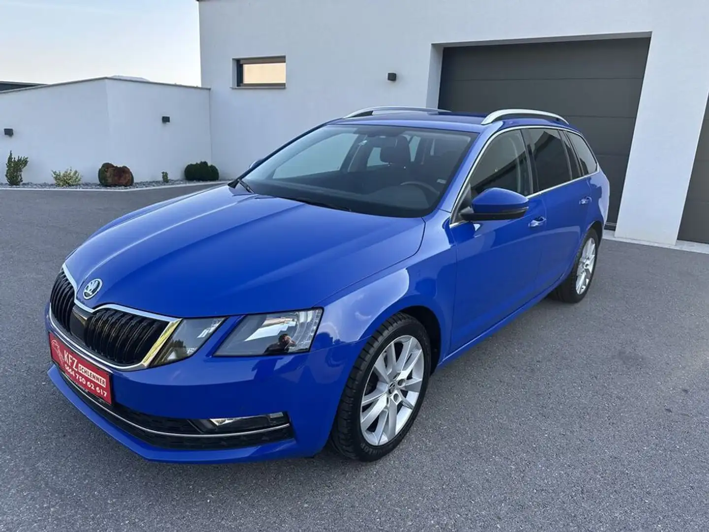 Skoda Octavia Combi Style 1,6 TDI Bleu - 1
